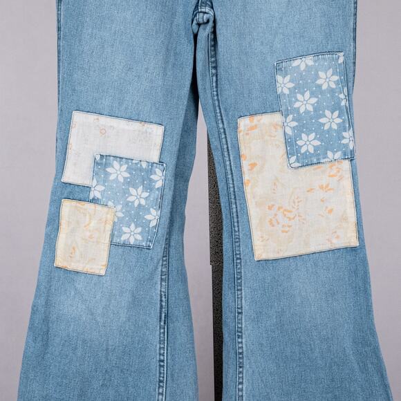 Wrangler x Billabong Women's Flare Jeans Size 27 Patchwork Floral Retro Cowgirl - Picture 3 of 8